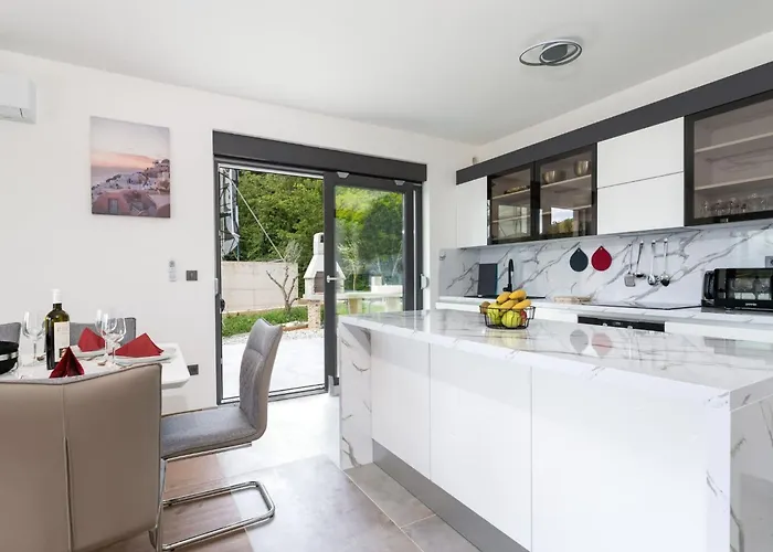 Holiday home Lavanda Mit Garten- Grill Und Terrasse By Interhome