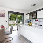 Casa vacanze Lavanda Mit Garten- Grill Und Terrasse By Interhome